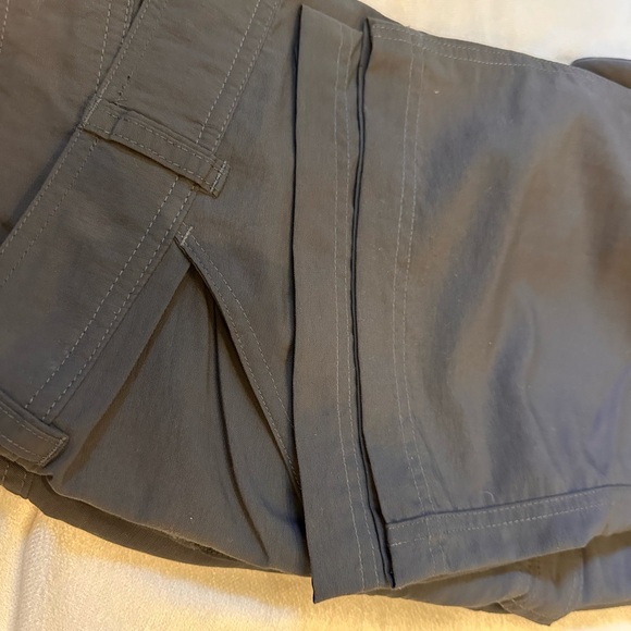 The North Face Women’s Dark Gray Basin Convertible Pants Size 12 - Picture 7 of 7